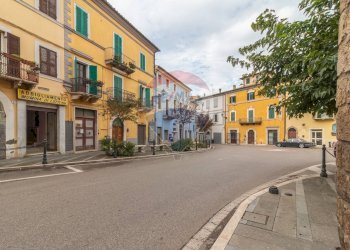 Edificio all\'aperto - Locale Commerciale Ischia di Castro - foto 3