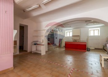 Hall / corridoio - Locale Commerciale Ischia di Castro - foto 8