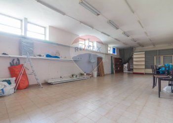 Stanza vuota - Locale Commerciale Ischia di Castro - foto 15