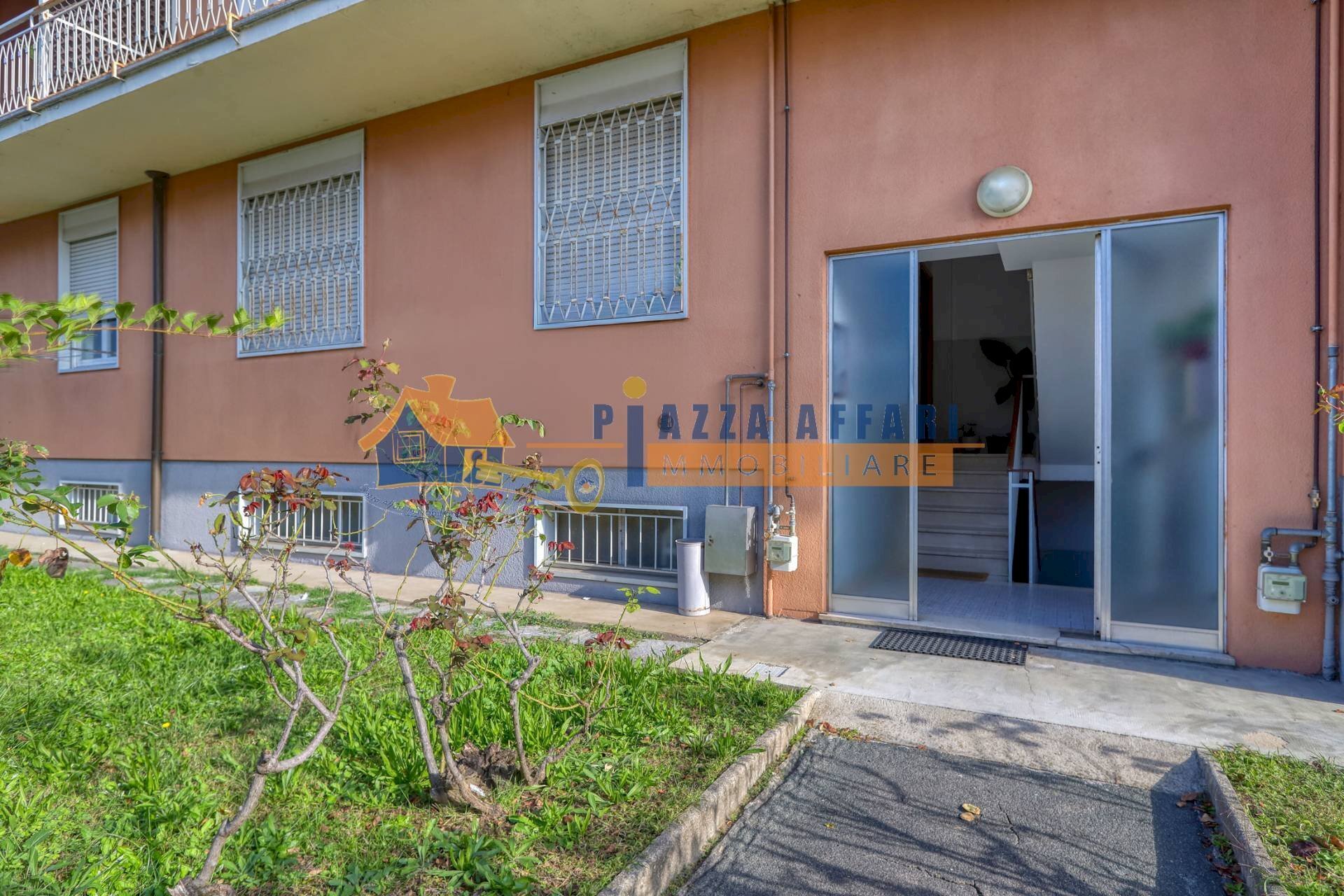 Foto 2 - Trilocale via Volta
 
114, Oggiona con Santo Stefano - foto 2