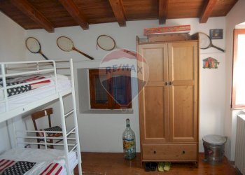 camera da letto - Villa Poggio - Pornenzo
 
227, Montecalvo Versiggia - photo 7