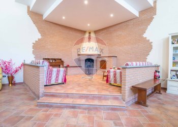 Terrazza - Casa semi indipendente Via Filippo Cuggiani
 
5, Fiumicino - foto 1