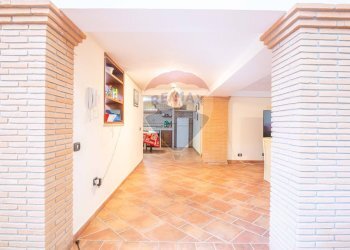 Hall / corridoio - Casa semi indipendente Via Filippo Cuggiani
 
5, Fiumicino - foto 10