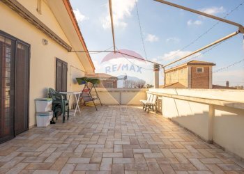 Terrazza - Casa semi indipendente Via Filippo Cuggiani
 
5, Fiumicino - foto 36