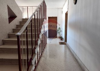 Scale - Quadrilocale Via Vincenzo Gambardella, Torre Annunziata - foto 9