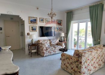 Soggiorno - Quadrilocale Via Vincenzo Gambardella, Torre Annunziata - foto 17