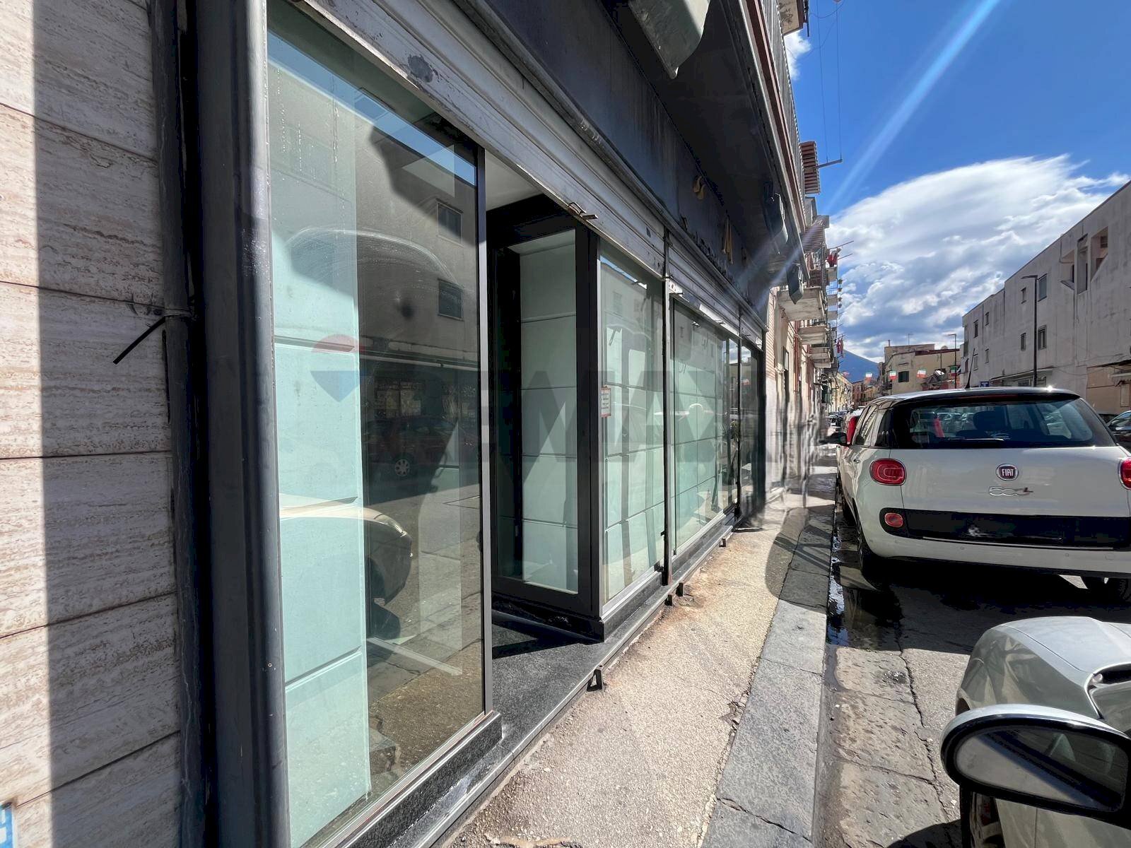 Edificio all\'aperto - Shop Via Napoli
 
133, Napoli - photo 1