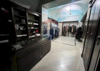 interno - Shop Via Napoli
 
133, Napoli - photo 2