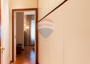 Foto 25 - Apartment Via Raffaele Morghen
 
41, Napoli - photo 24