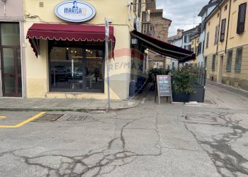 Edificio all\'aperto - Cafeteria - Cold Bar Via Bacchini
 
44, Fidenza - photo 4