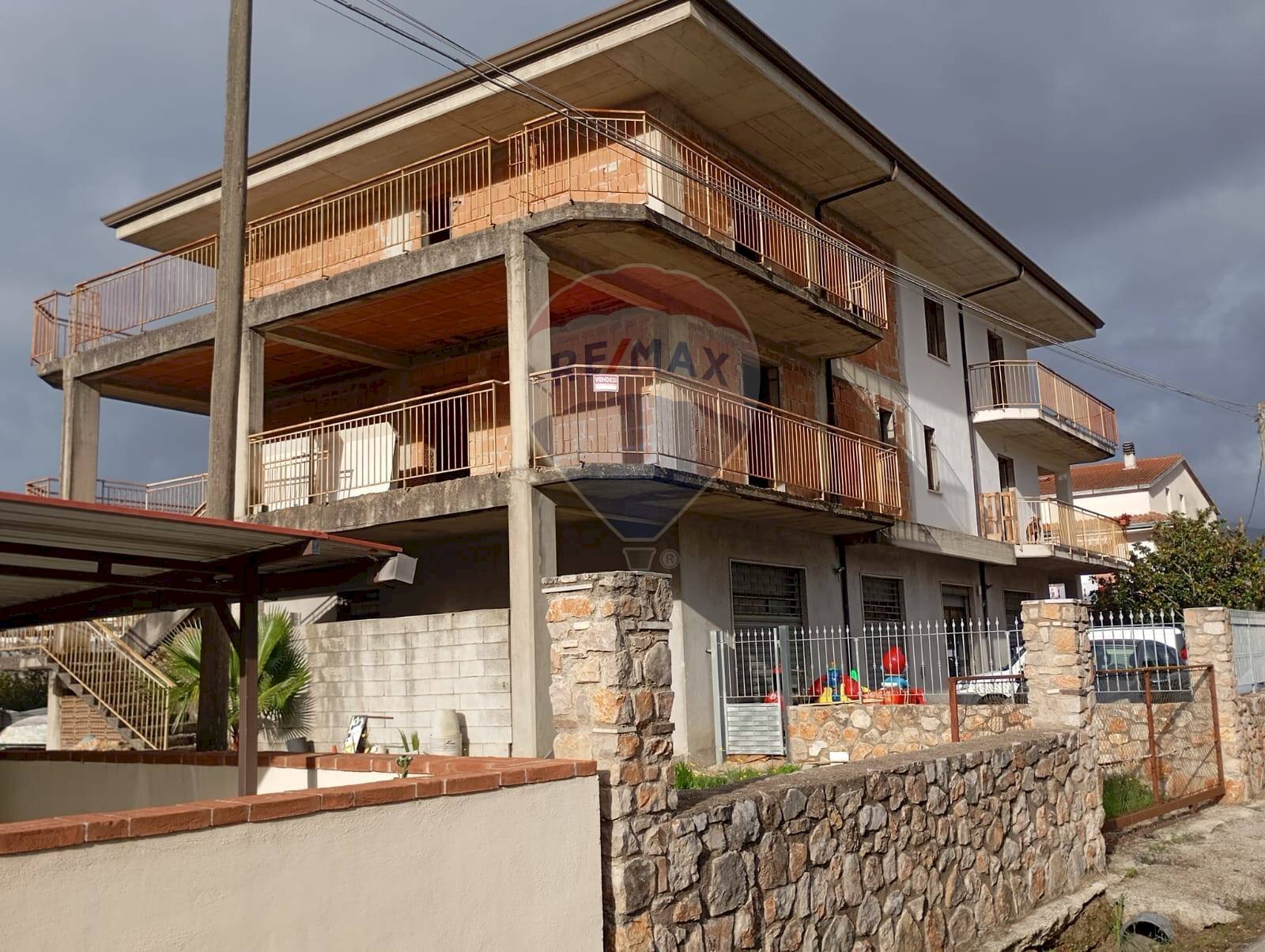 Edificio all\'aperto - Casa indipendente Santi Cosma e Damiano - foto 1