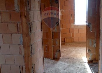 Hall / corridoio - Casa indipendente Santi Cosma e Damiano - foto 10