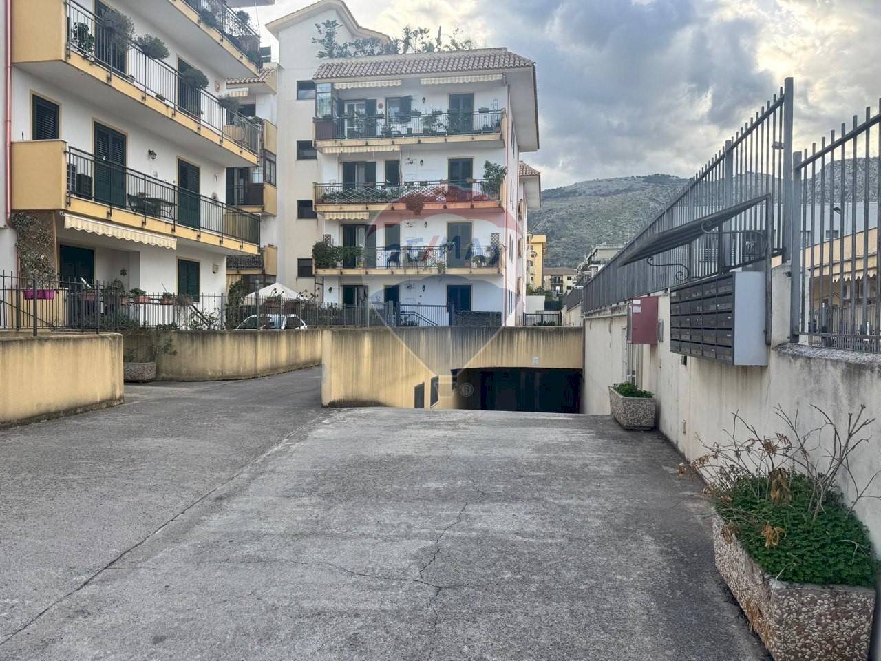 Edificio all\'aperto - Box via Oreste Lo Valvo
24/F, Palermo - foto 3