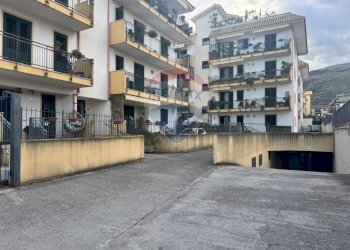 Edificio all\'aperto - Box via Oreste Lo Valvo
 
24/F, Palermo - foto 1