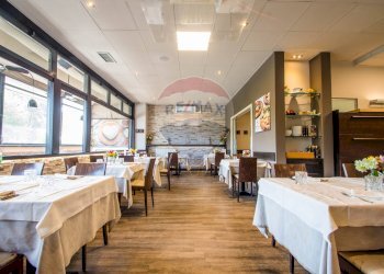 Sala da pranzo - Locale Commerciale Dormelletto - foto 2