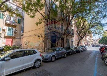 Edificio all\'aperto - Negozio Via Goethe
 
6-8-10-18, Palermo - foto 28