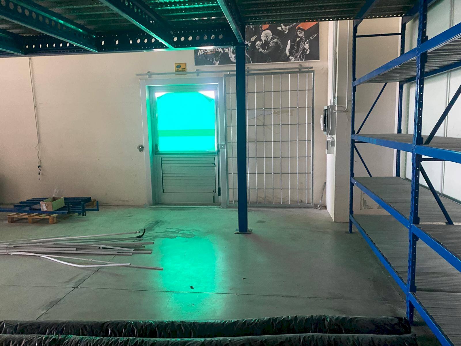 Foto 3 - Attività Commerciale Via Salvo d'Acquisto
 
35, Pontedera - foto 3