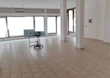 Locale - Commercial Activity Via Maroncelli
 
8, Viareggio - photo 4