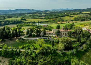 Foto 2 - Villa Voc. Villa dei Bizzi
 
48, Città di Castello - foto 2