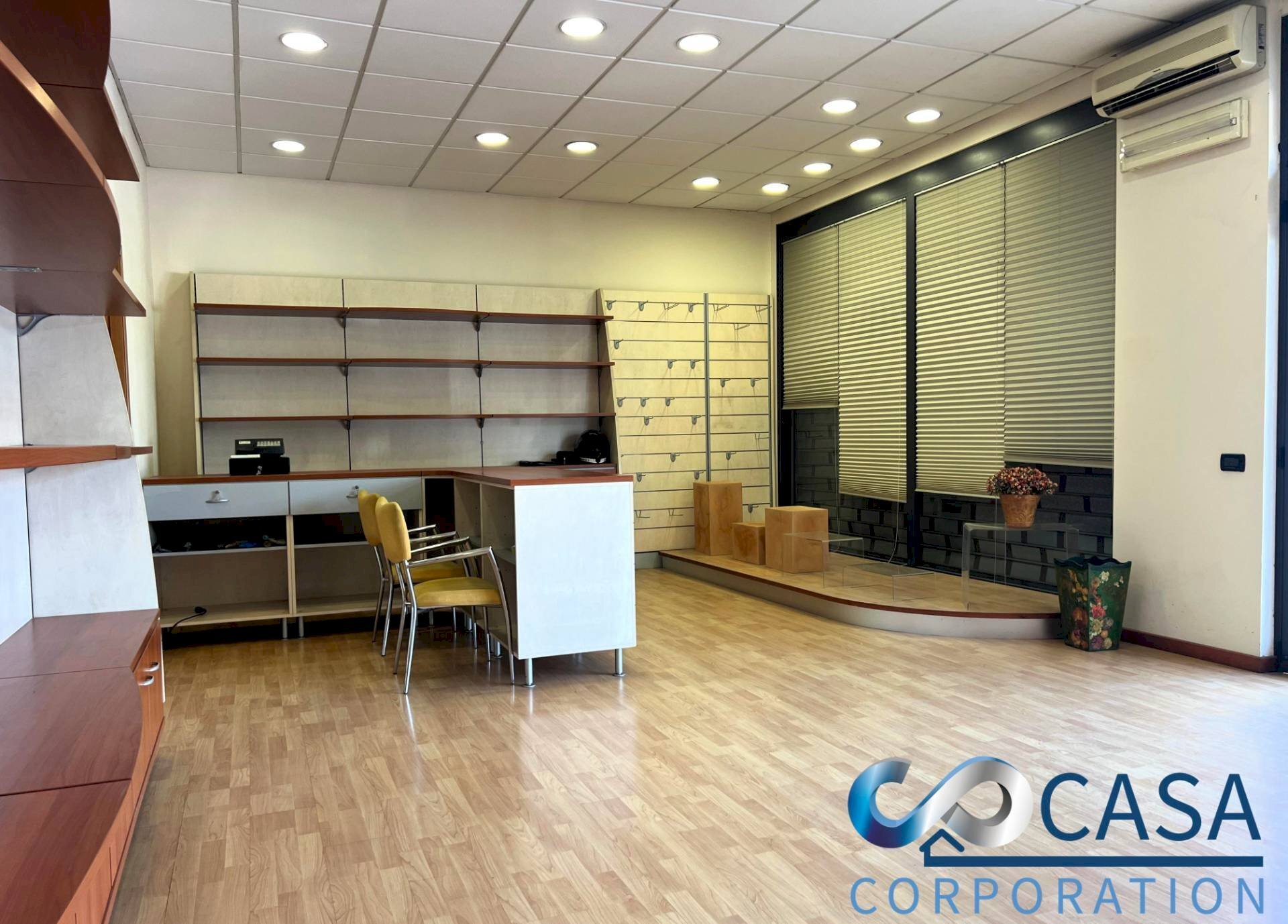 Foto 2 - Locale Commerciale Via Jacopo Sannazzaro
 
76, Roma - foto 2