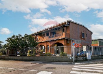 Casa all\'aperto - Ufficio Via Civesio
 
3, San Giuliano Milanese - foto 1