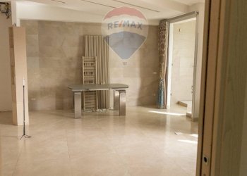 Stanza vuota - Quadrilocale Indipendenza
 
16, Casoria - foto 16