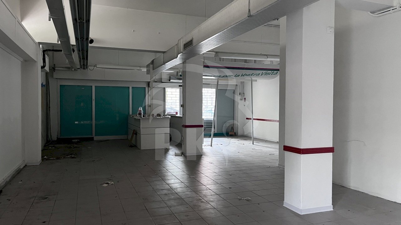 IMG_7674.jpg - Locale Commerciale VIA del PAVONE 73, Ferrara - foto 1