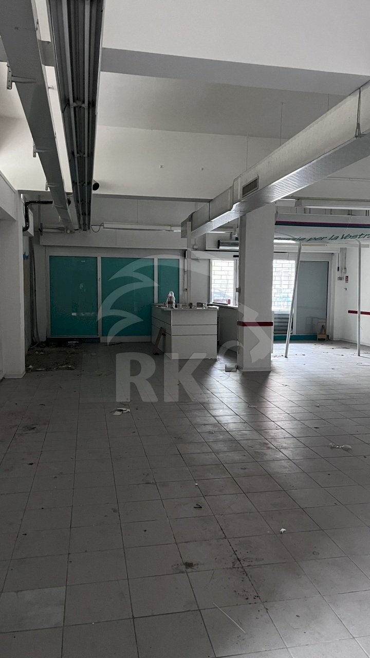 IMG_7673.jpg - Locale Commerciale VIA del PAVONE 73, Ferrara - foto 2