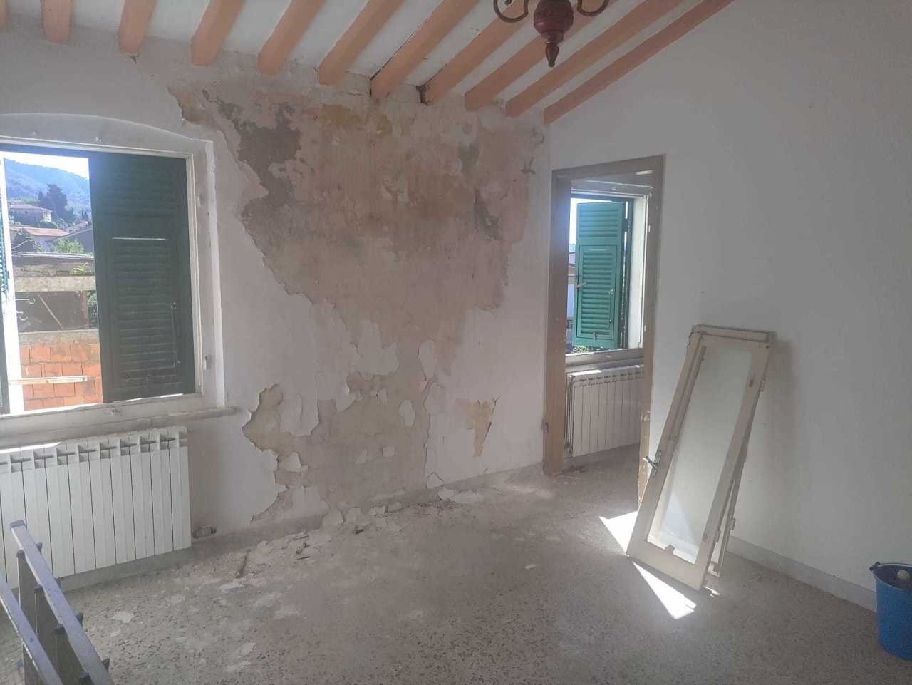 c00d03a8-94ee-4113-b099-01d4428f713d.jpg - Semi-detached house Via Montebello 35, Carrara - photo 1