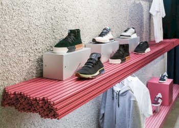 sneaker-shop-galerie-01-e1547112730129-1000x563.jp - Commercial Premises Viale Lazzaro Papi, Lucca - photo 9