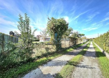 19.jpg - Agricultural land Via Venezia 70, Massa - photo 1