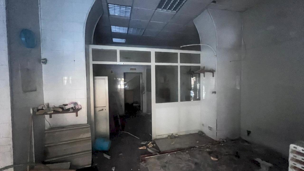 WhatsApp Image 2025-10-27 at 16.40.07 (2).jpeg - Commercial Premises Catania - photo 2