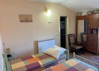 WhatsApp Image 2025-10-20 at 18.33.06.jpeg - Casa indipendente Via Maestra 0, Carrodano - foto 10