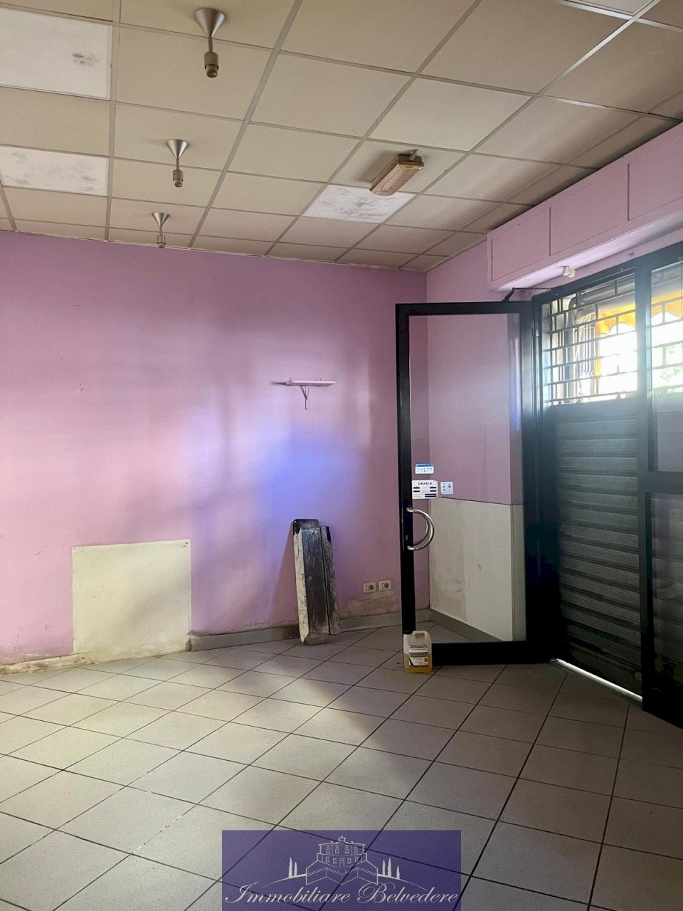 WhatsApp Image 2025-10-27 at 11.12.30 (1).jpeg - Locale Commerciale Via Corbinaie, Scandicci - foto 2