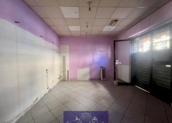 WhatsApp Image 2025-10-27 at 11.12.30 (2).jpeg - Locale Commerciale Via Corbinaie, Scandicci - foto 1