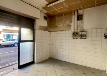 WhatsApp Image 2025-10-27 at 11.12.31 (2).jpeg - Locale Commerciale Via Corbinaie, Scandicci - foto 7