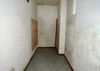 WhatsApp Image 2025-10-27 at 11.12.31 (7).jpeg - Locale Commerciale Via Corbinaie, Scandicci - foto 12