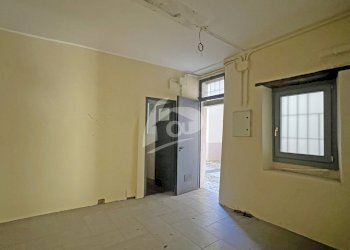 locale gestionale - Locale Commerciale Via Labiena 47, Laveno-Mombello - foto 8