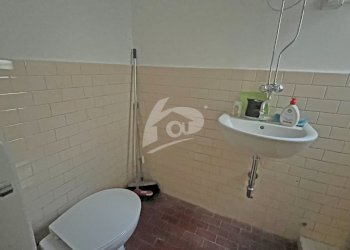 bagno - Locale Commerciale Via Labiena 47, Laveno-Mombello - foto 12