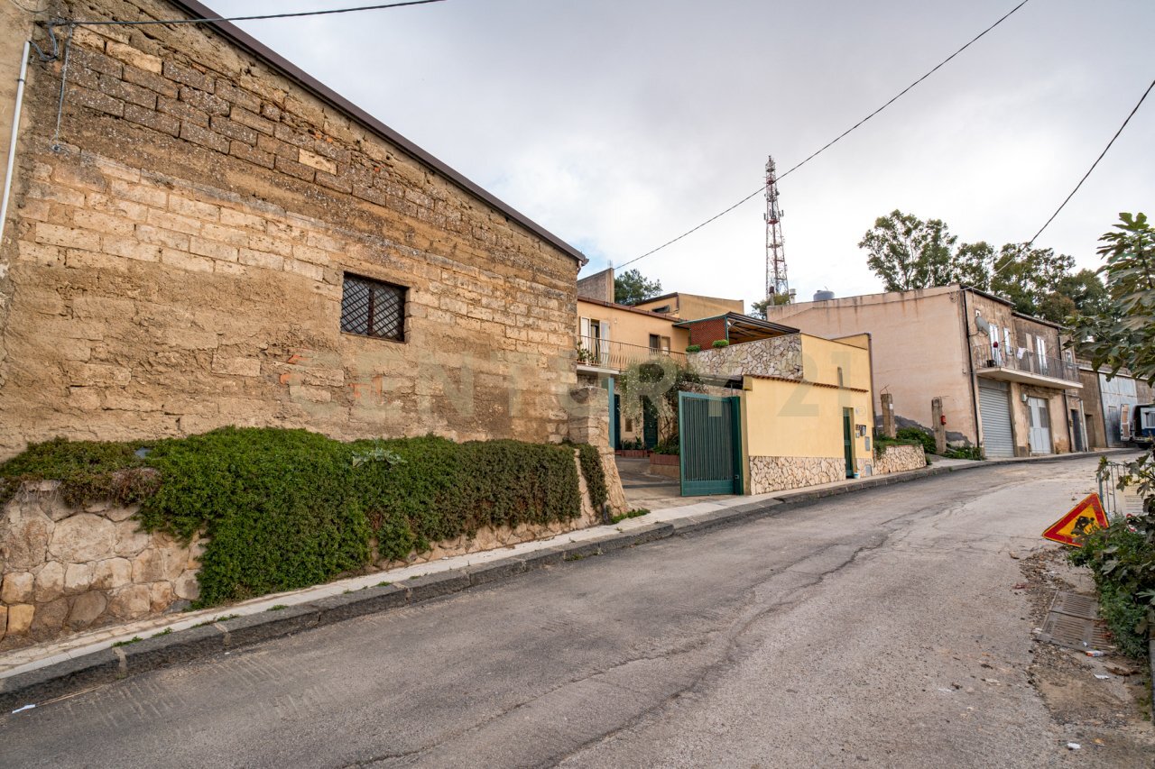 DSC07880.jpg - Villa Via Monsignor Saverio Gerbino 56, Caltagirone - foto 3