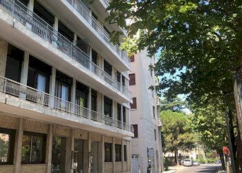 Viale Varese ingresso condominio - Four-room apartment Viale Varese 81, Como - photo 4