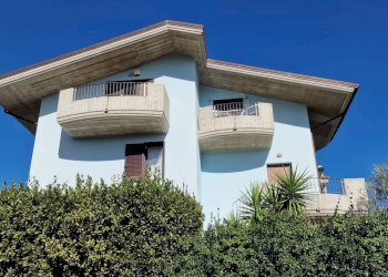 Appartamento Città Sant'Angelo - foto 1