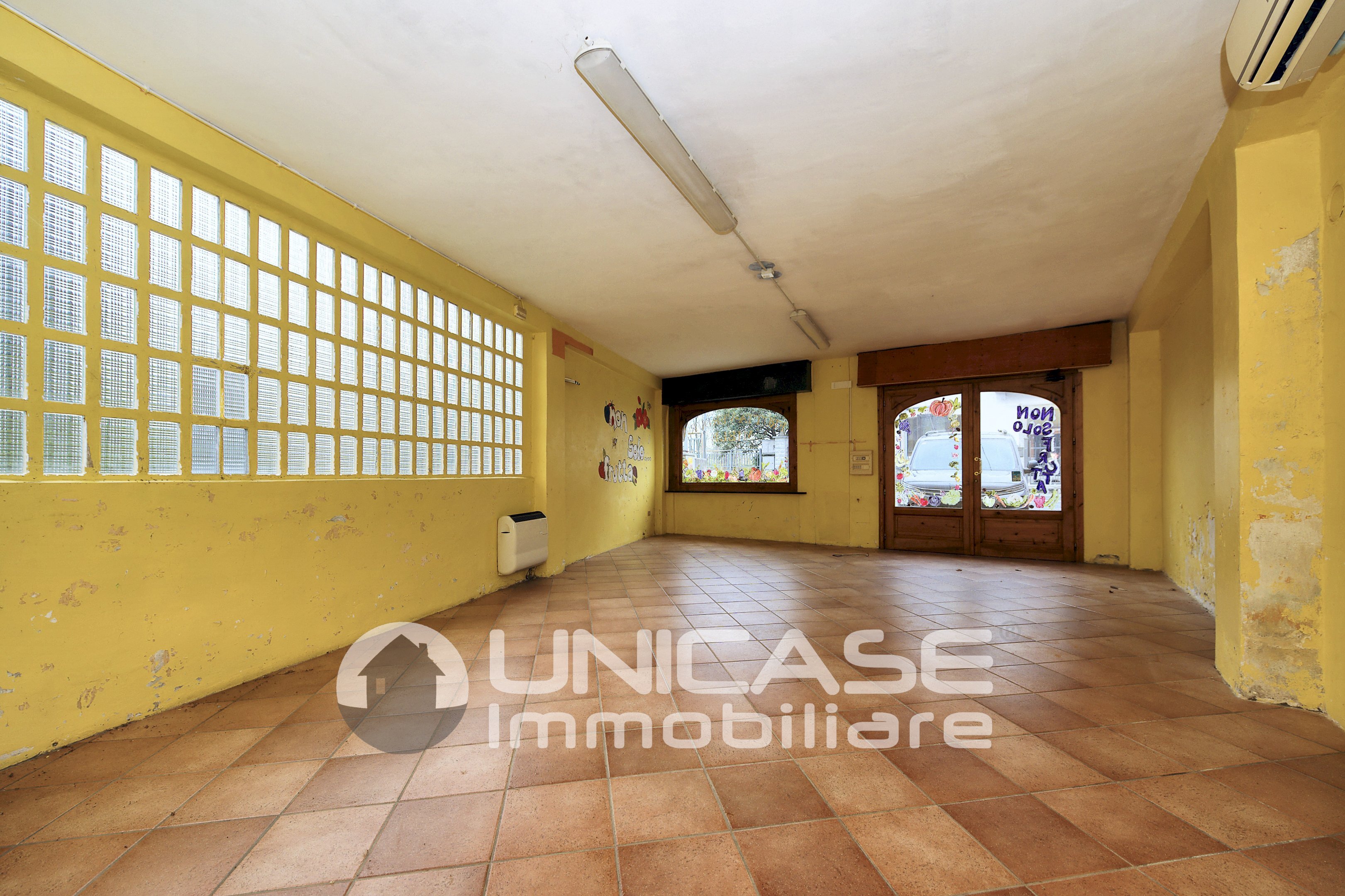 Locale Commerciale via G. Gianavello, 31, Luserna San Giovanni - foto 1