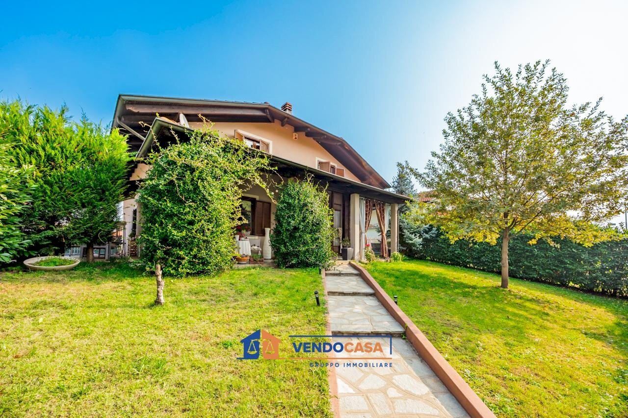 Independent house Pocapaglia - photo 1