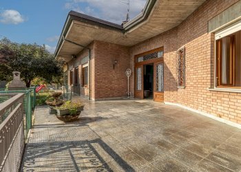 Villa Via Bozzalla, 22 
 Pollone, Pollone - foto 3