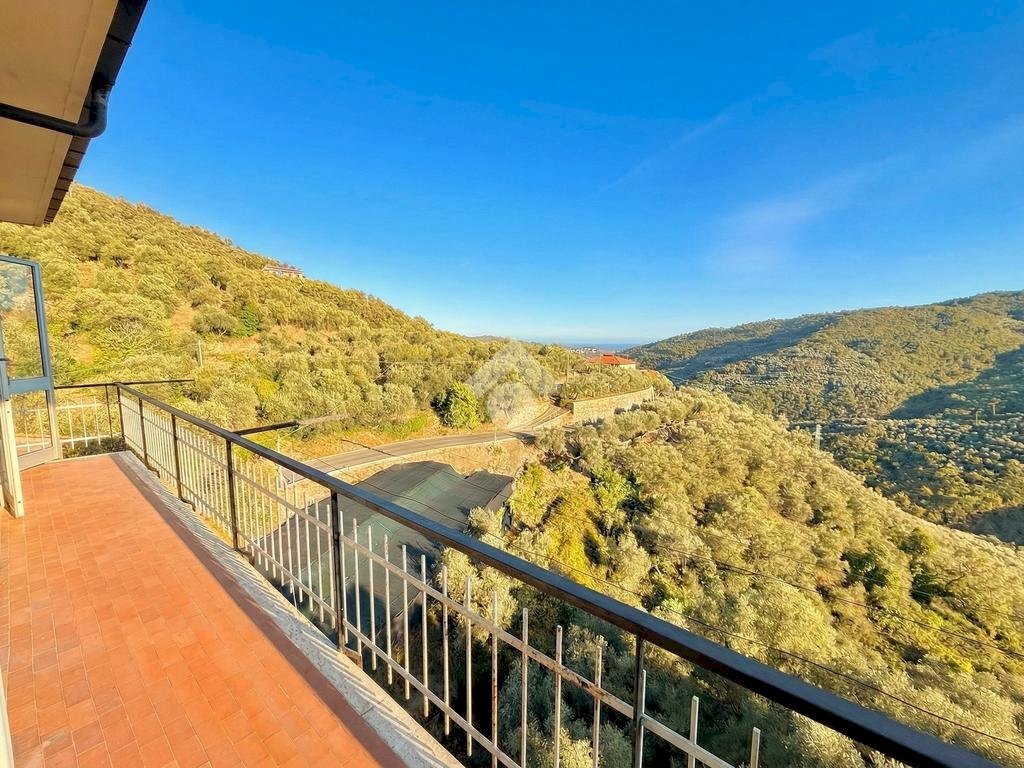 Four-room apartment Viale kennedy, Pietrabruna - photo 1