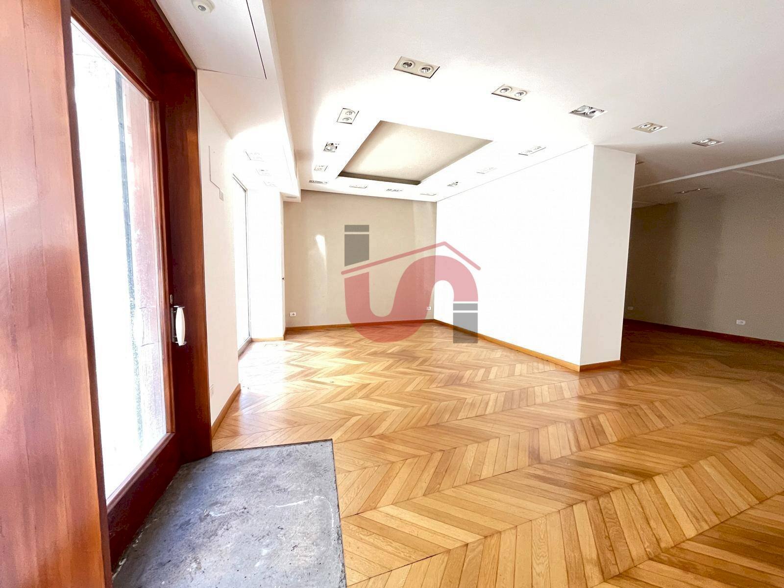 Foto 3 - Commercial Premises Via Ennio Goduti, Benevento - photo 3