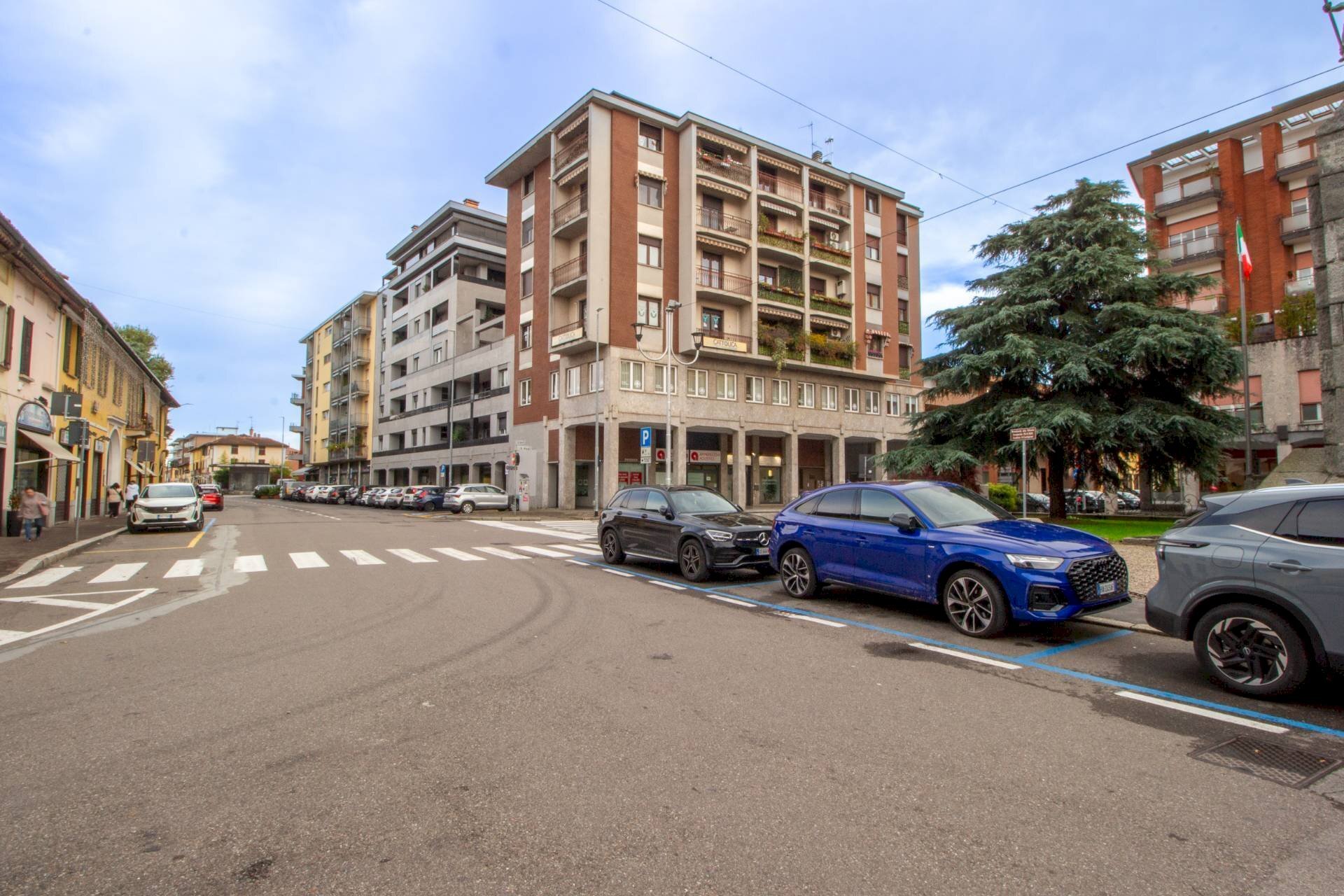 Foto 1 - Ufficio Piazza Vittorio Veneto
 
4, Magenta - foto 1