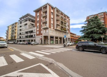 Foto 2 - Ufficio Piazza Vittorio Veneto
 
4, Magenta - foto 2