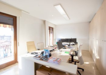 Foto 4 - Ufficio Piazza Vittorio Veneto
 
4, Magenta - foto 4